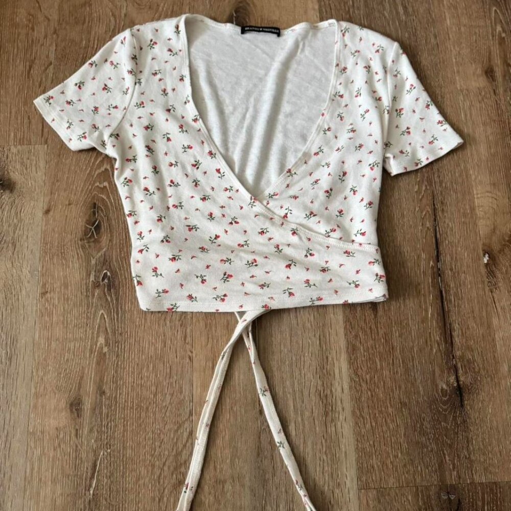 Brandy Melville Floral Cropped Wrap Top in White/Red/Green - Size OS